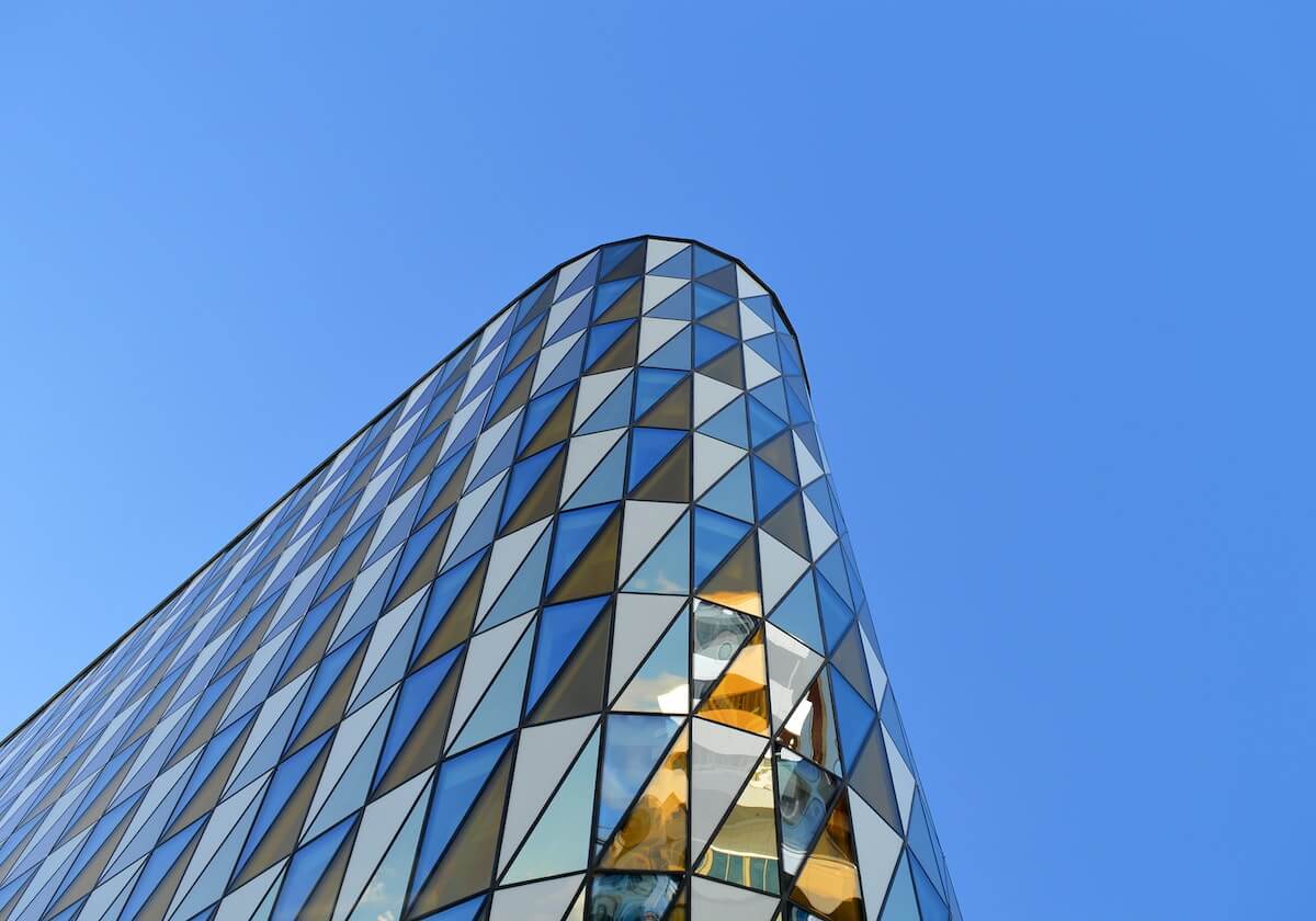 意甲：米兰与罗马之战最终阵容公布，米兰使用352阵型，莱奥搭档恩昆库首发